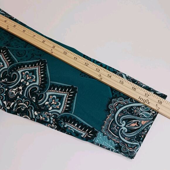 Chicos Tunic Size 3 (22/24) Green Paisley 3/4 Sleeve Baroque Asymmetric Hem EUC - Picture 10 of 10